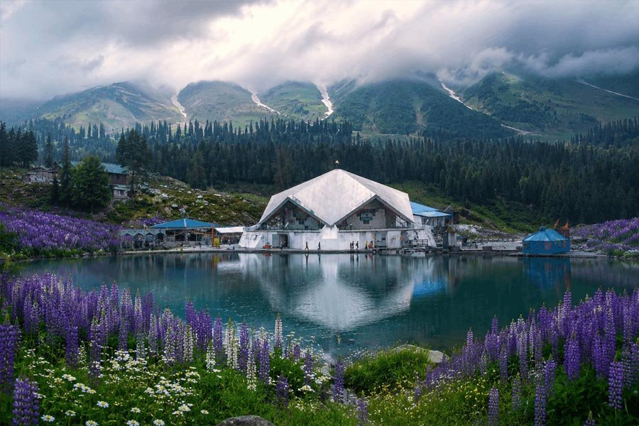 High Himalayan landscape around Hemkund Sahib